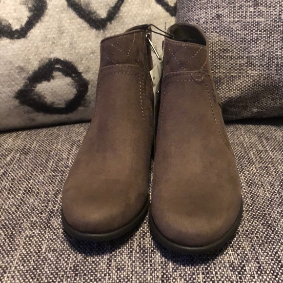 Brown ankles boots - Picture 2 of 2